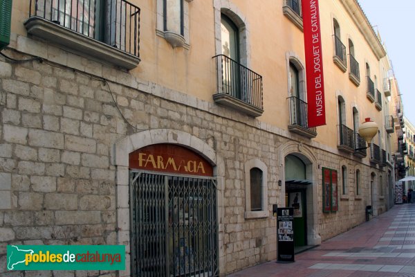 Figueres - Casa Terrades, façana carrer Sant Pere