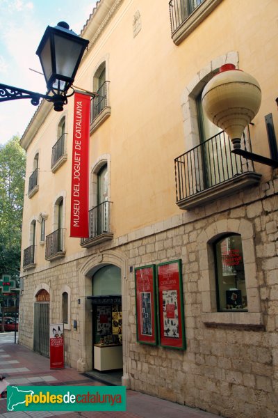 Figueres - Casa Terrades, façana carrer Sant Pere