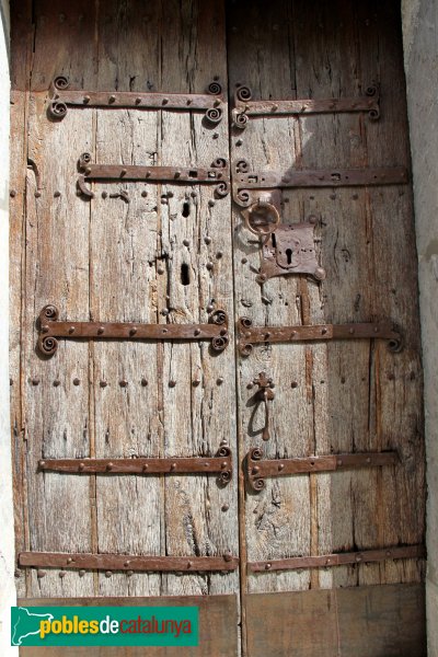 Sant Climent Sescebes - Església, detall porta