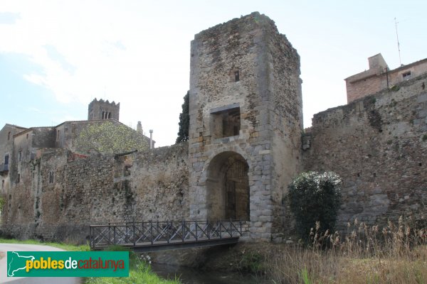 Castelló d'Empúries - Muralles i portal de la Gallarda