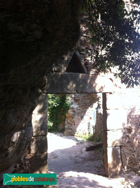 Matadepera - Ermita de Santa Agnès. Entrada al recinte