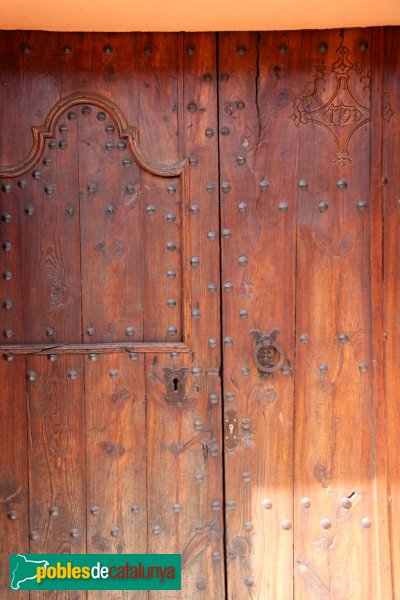 Sant Pere de Riudebitlles - Carrer Nou, porta del segle XVIII