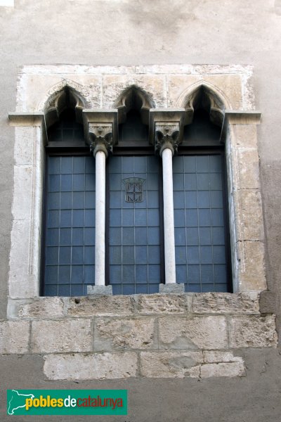 Vilafranca del Penedès - Cal Gomà, finestra lateral (Foto: Albert Esteves, 2012) Vilafranca del Penedès - Cal Gomà, finestra lateral