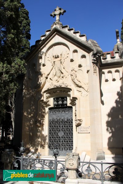 Vilafranca del Penedès - Cementiri, panteó Via-Oliveras