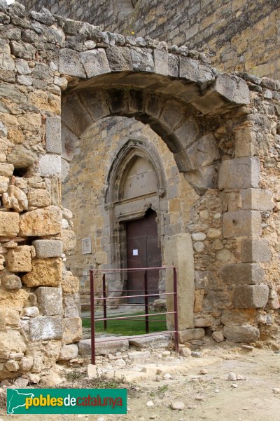 Sant Miquel de Fluvià - Antic portal