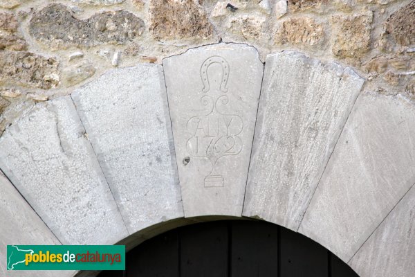 Torrelavit - Sant Martí Sadevesa, porta del segle XVIII