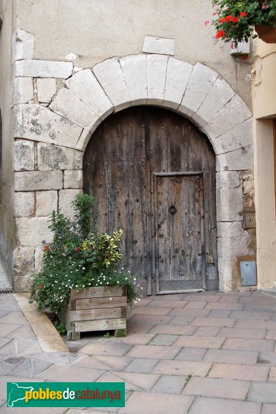 Sant Quintí de Mediona - Portal adovellat
