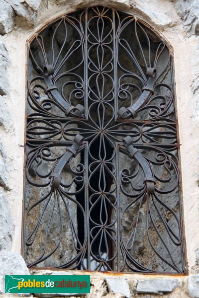 Mediona - Capella de Sant Elies, finestra romànica