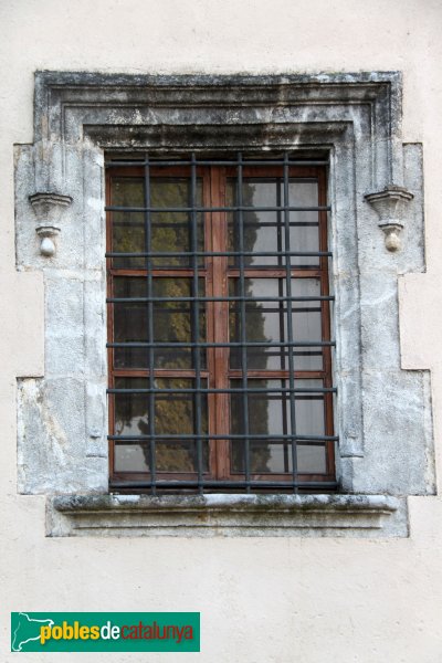 Castellet i la Gornal - Caves Oriol Rossell, finestra antiga