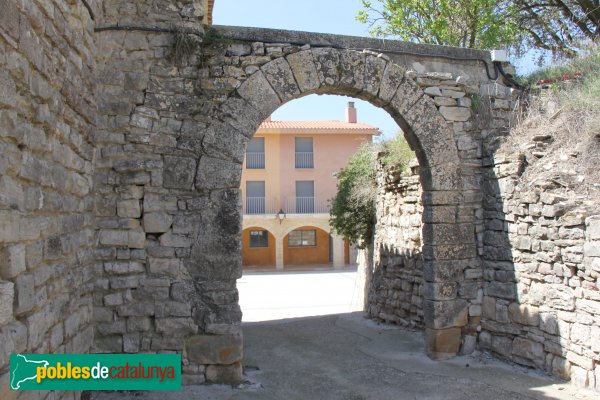 Montoliu - Cabestany, arc del costat de l'església