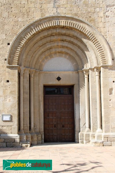Agullana - Església de Santa Maria, portal