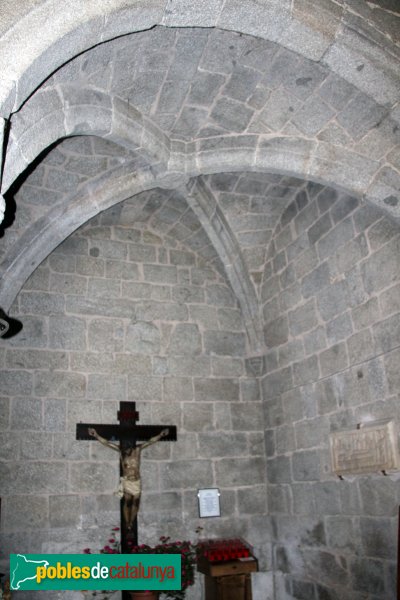 Maçanet de Cabrenys - Església de Sant Martí, capella lateral