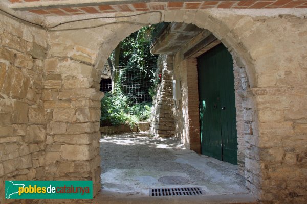 Cervera - Castellnou d'Oluges, portal d'entrada