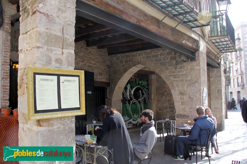 Barcelona - Casa porxada de Sant Agustí Vell