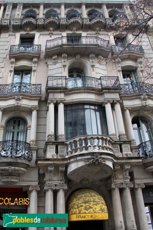Barcelona - Rambla Catalunya, 27 (Foto: Albert Esteves, 2015) Barcelona - Rambla Catalunya, 27