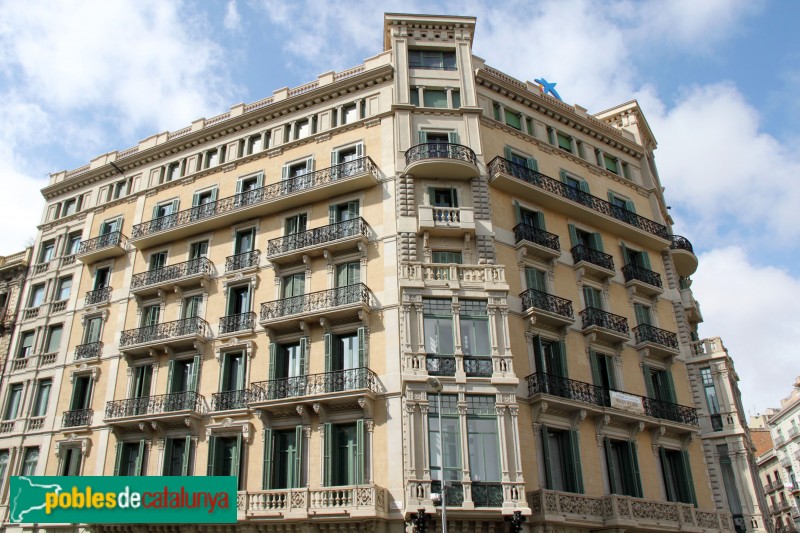Barcelona - Rambla Catalunya, 1 (Foto: Albert Esteves, 2015) Barcelona - Rambla Catalunya, 1