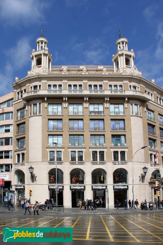 Barcelona - Plaça Catalunya, 9 (Foto: Albert Esteves, 2015) Barcelona - Plaça Catalunya, 9