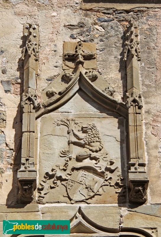 La Pera - Castell de Púbol, escut dels Corbera-Requesens