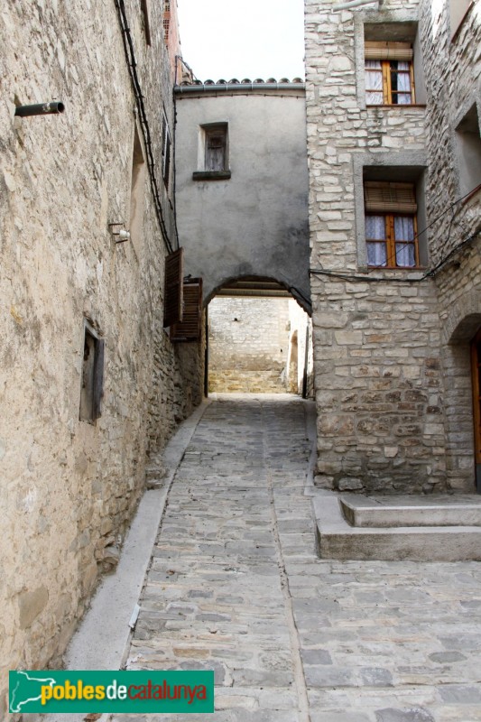 Sant Guim de Freixenet - Pas cobert prop del Castell de la Tallada