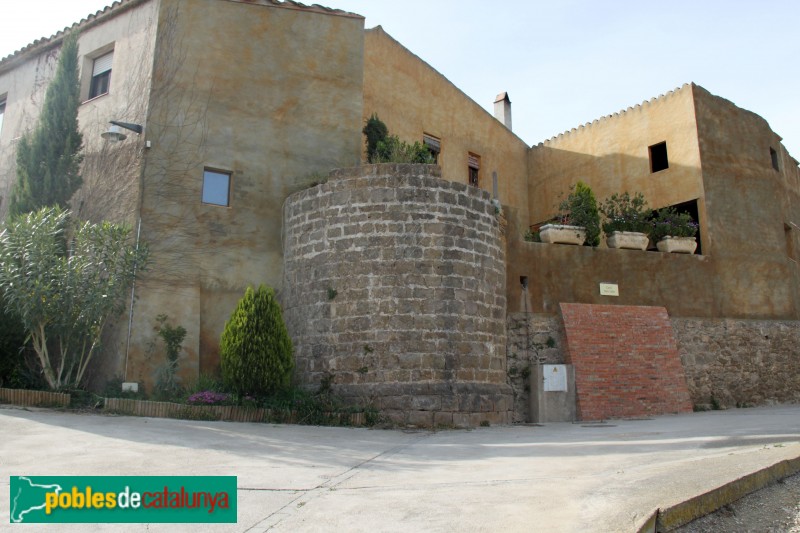 Serra de Daró - Torre secundària del castell de Sant Iscle