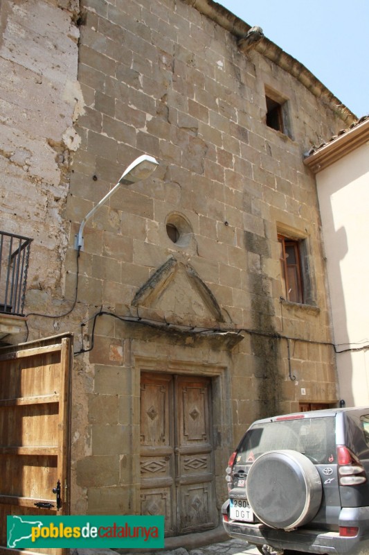 Biosca - Casa de Mossèn Ramon, façana principal amb la capella