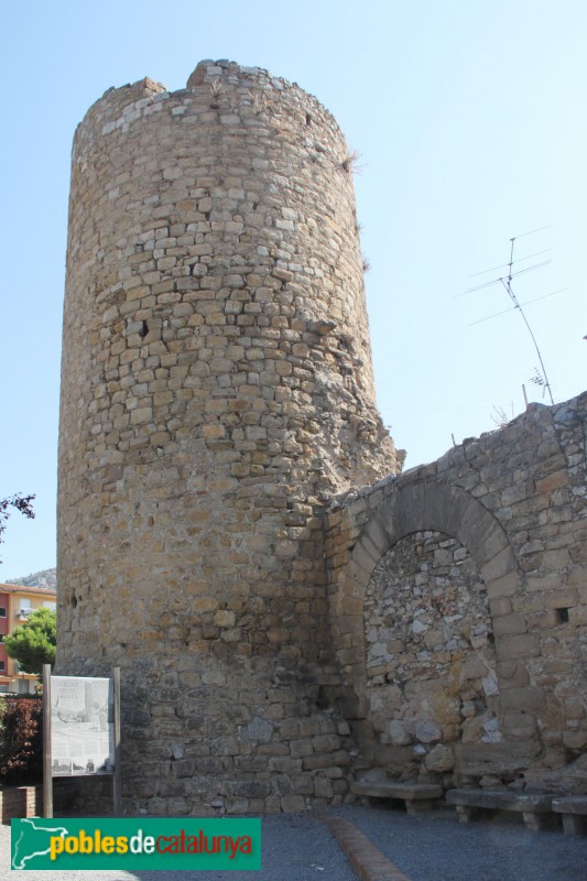 Torroella de Montgrí - Torre de les Bruixes i muralla