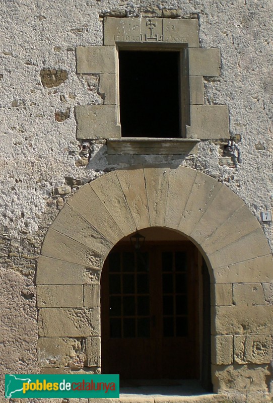 Castellcir - Can Sants, portal i finestra amb la data de 1683