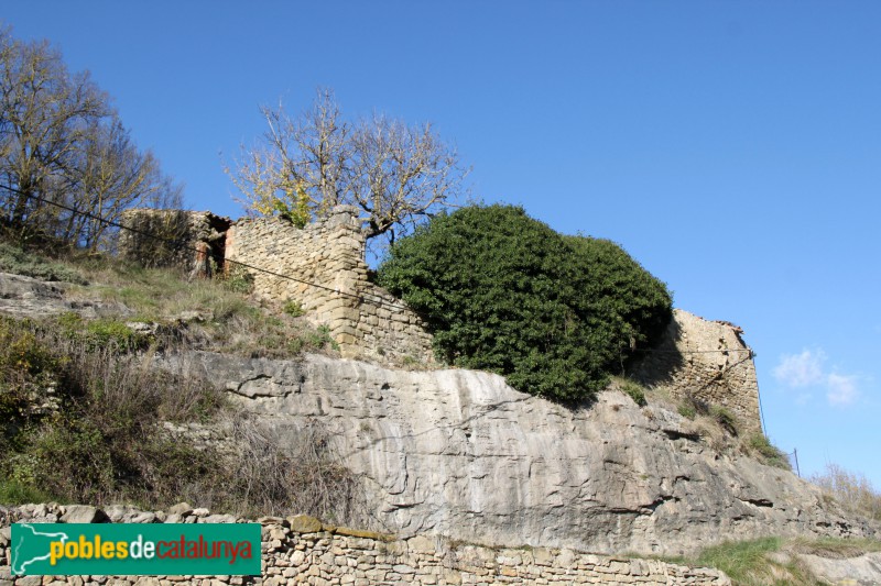 Castellcir - Mas d'Esplugues, ruïnes d'un cobert damunt la masia