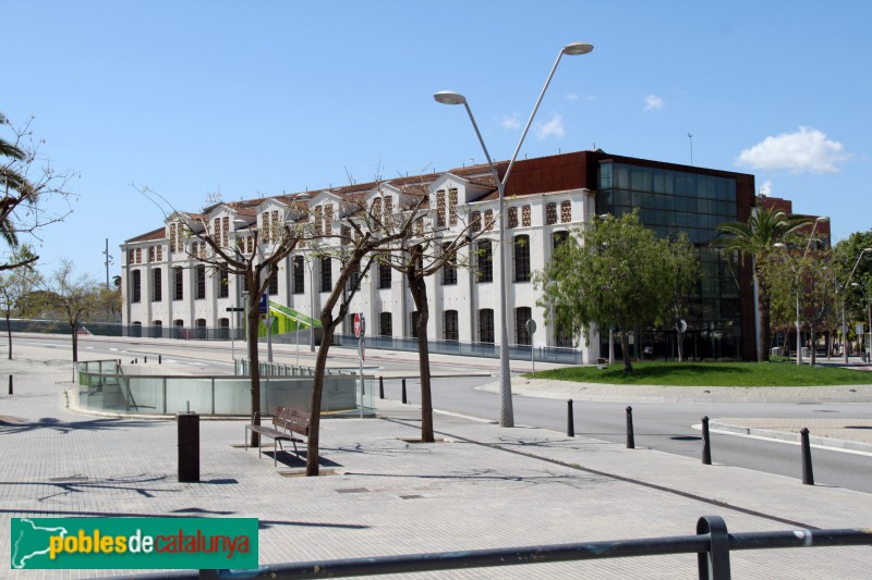 Sant Feliu de Llobregat - Can Bertrand: nau de les seda
