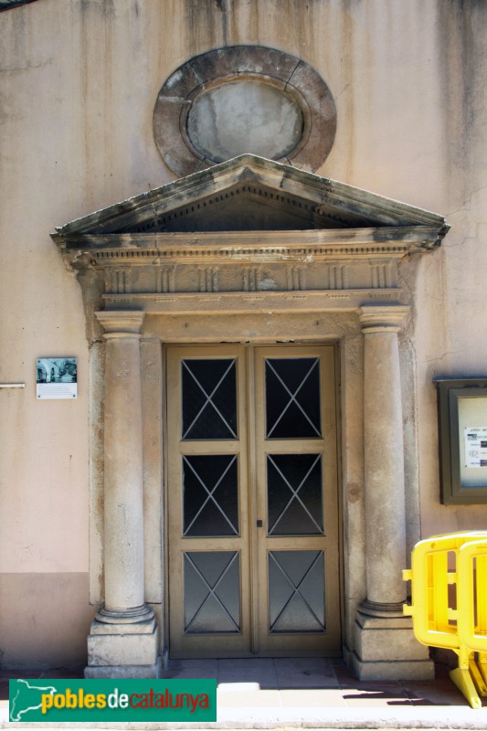 Sant Feliu de Llobregat - Casa Erasme de Gònima, porta de la capella