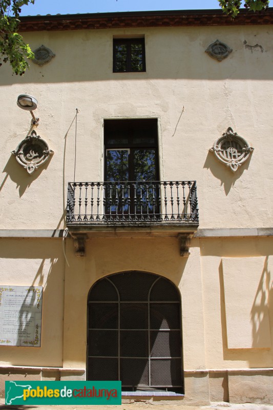 Moià - Casa Coma (Cal Cristo), façana del parc