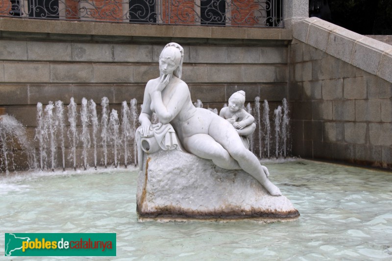 Barcelona - Jardins Joan Maragall, Dona amb Nena. L.Granero.
