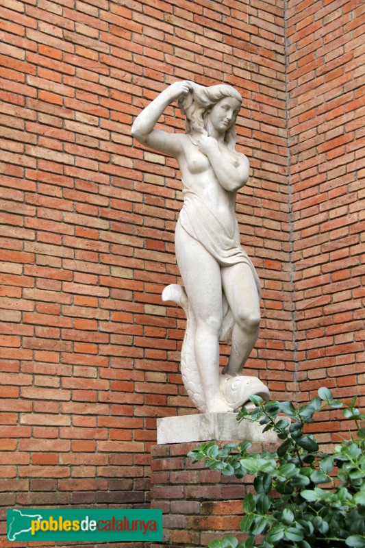 Barcelona - Jardins Joan Maragall, Venus pentinant-se. J.Miret.