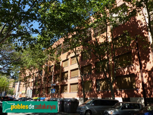 Barcelona - Escola Pública El Sagrer. Façana carrer Costa Rica