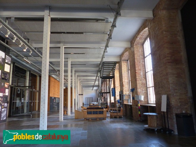 Barcelona - Antiga fàbrica Fabra i Coats. Interior planta baixa