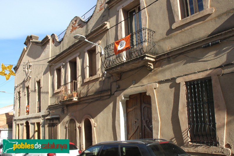 Torrelles de Llobregat - Cases del carrer Sant Pau, 15-21