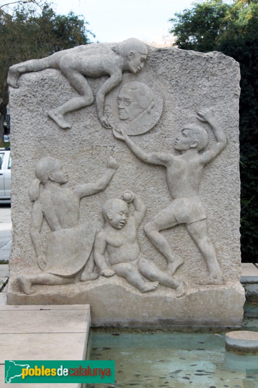 Gavà - Monument a Àngela Roca