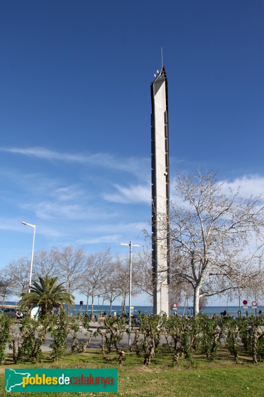 Barcelona - Torres lluminoses al parc Nova Icària