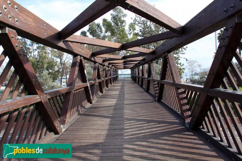 Barcelona - Parc Nova Icària, pont de fusta