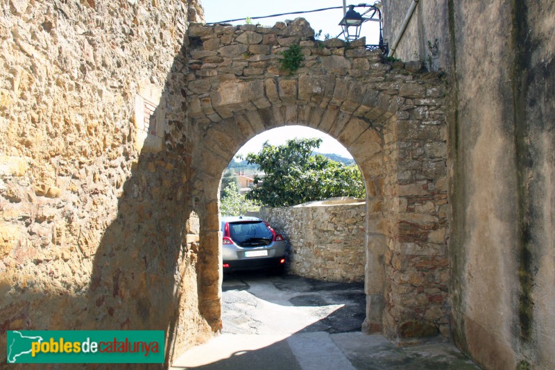 Regencós - Recinte fortificat, porta de llevant
