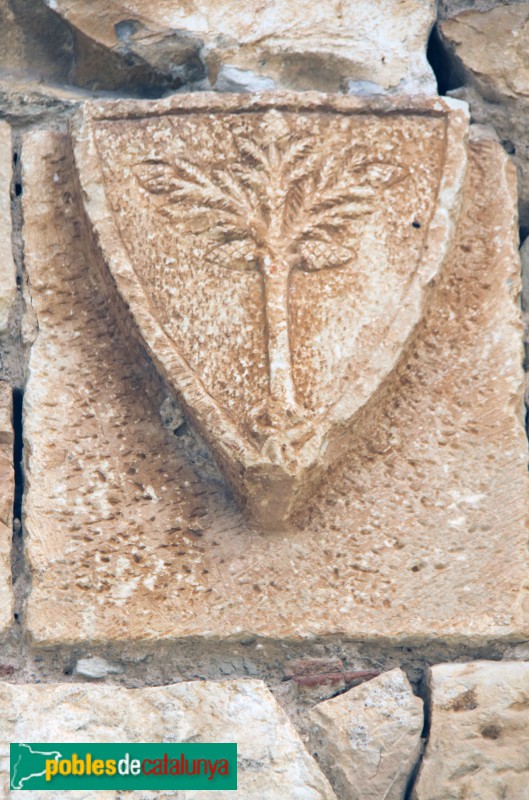Vilagrassa - Vilagrassa - Església de Santa Maria, escut dels Cardona a la façana posterior