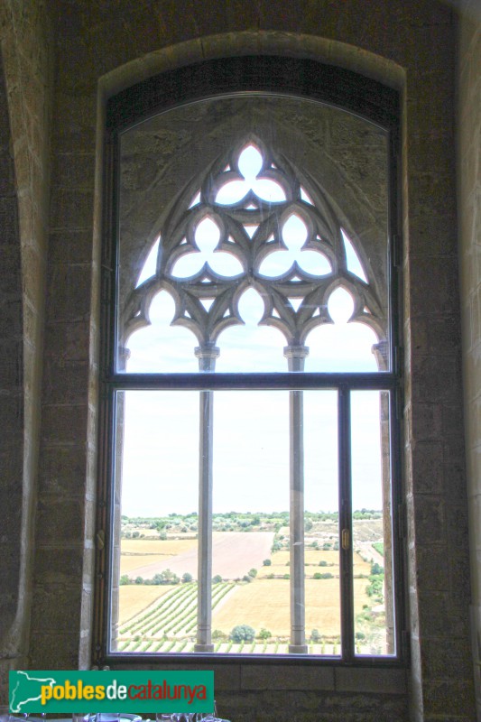 Verdú - Castell, finestral des de l'interior