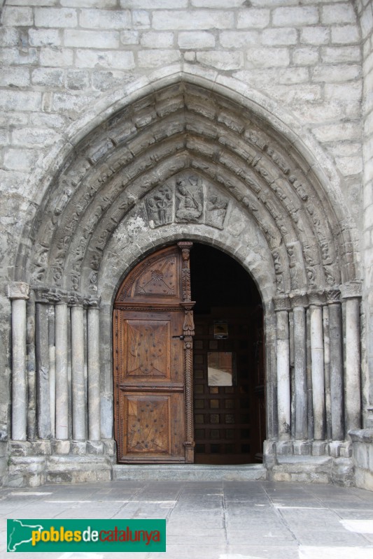 Vielha - Església de Sant Miquel, portada