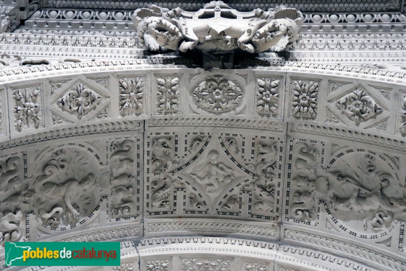 Bellpuig - Mausoleu de Ramon Folc de Cardona: decoració de l'intradós