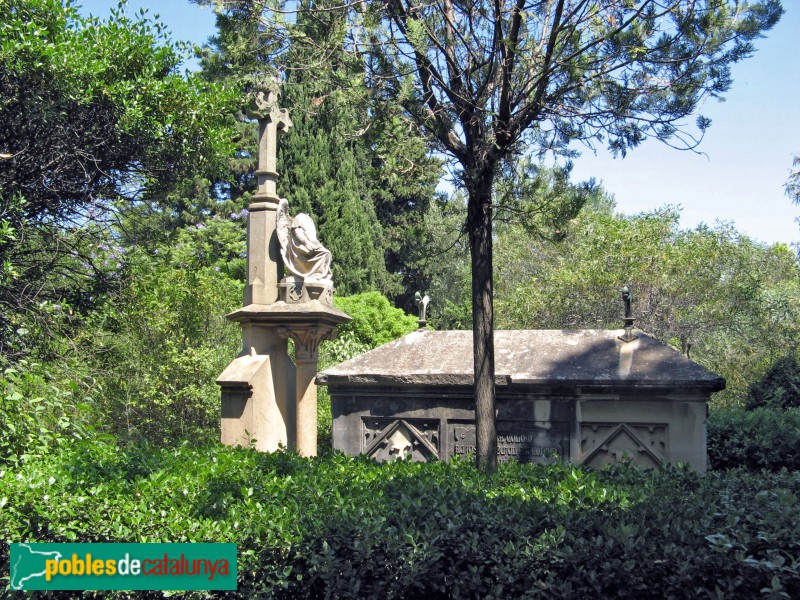 Esplugues de Llobregat - Cementiri: sepulcre Josep Pujol Baucis