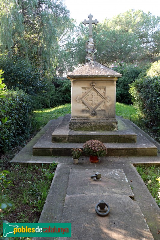 Esplugues de Llobregat - Cementiri: sepulcre Josep Pujol Baucis