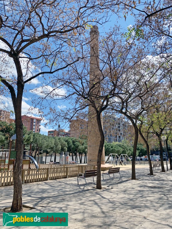 Barcelona - Xemeneia de la plaça de la Palmera