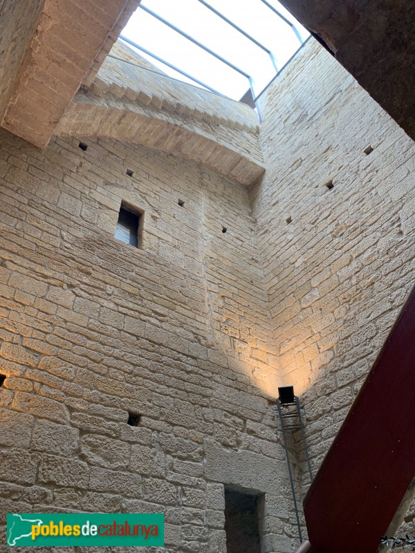 La Bisbal d'Empordà - Castell. Pati interior