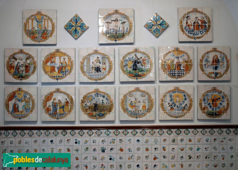 Museu Vicenç Ros  - Misteris del Rosari (ceràmica catalana, segle XVII, procedent de Vilanova i la Geltrú)