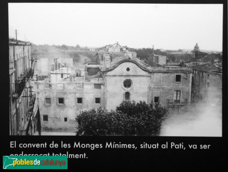 Valls - Plaça del Pati del Castell, foto de l'antic convent de les Monges Mínimes